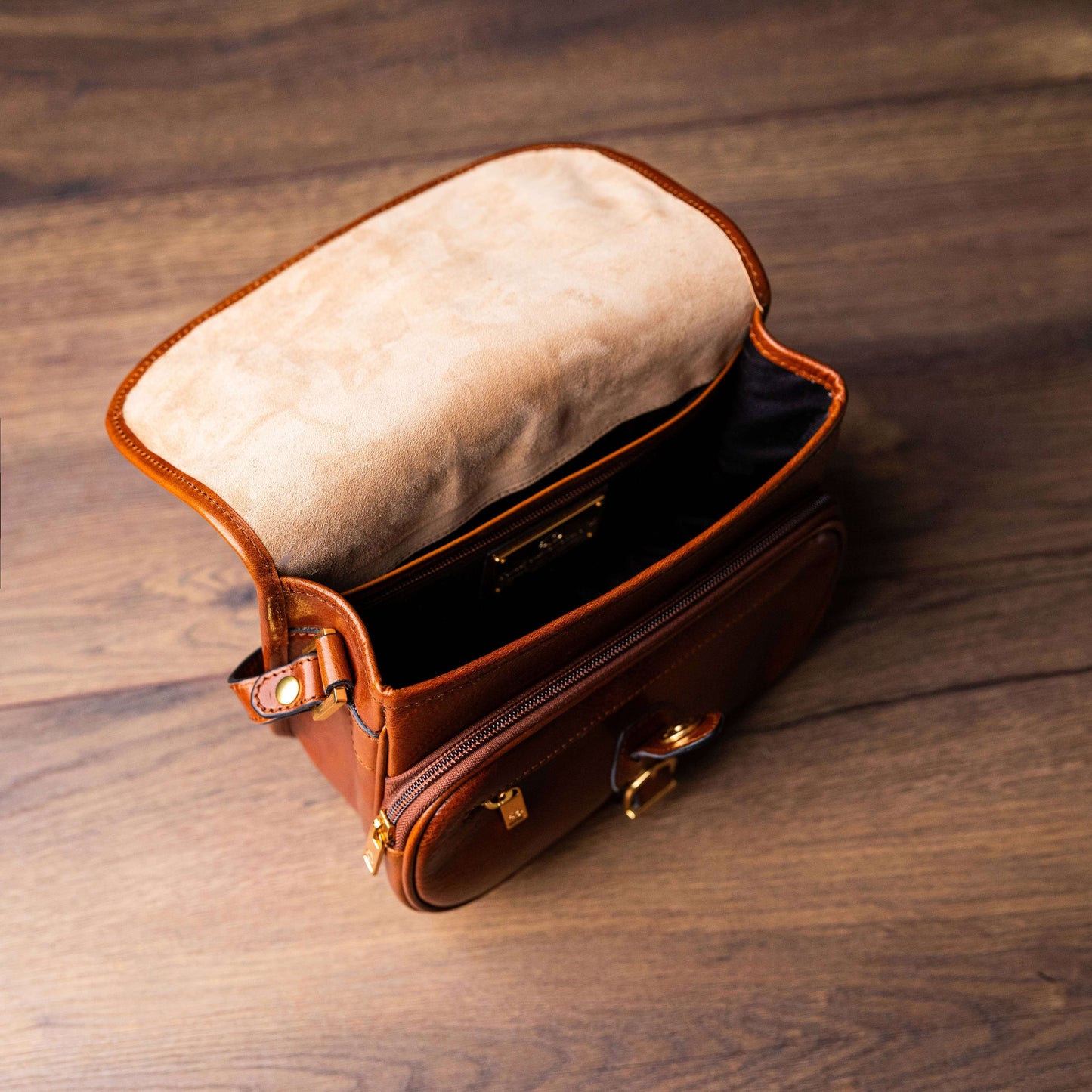 Genuine Italian Leather Handbag – Timeless Design – Ellar Nova