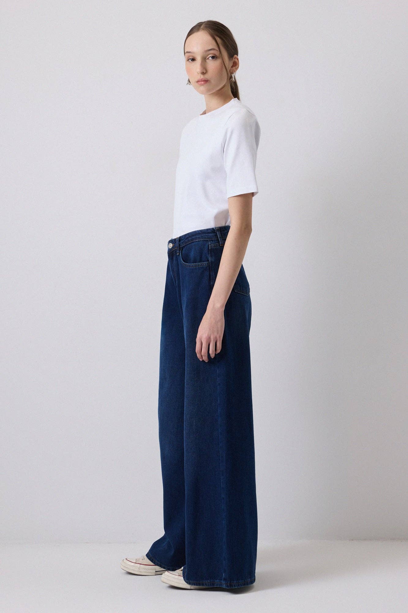 HIGH WAIST DARK WASH WIDE LEG DENIM JEANS