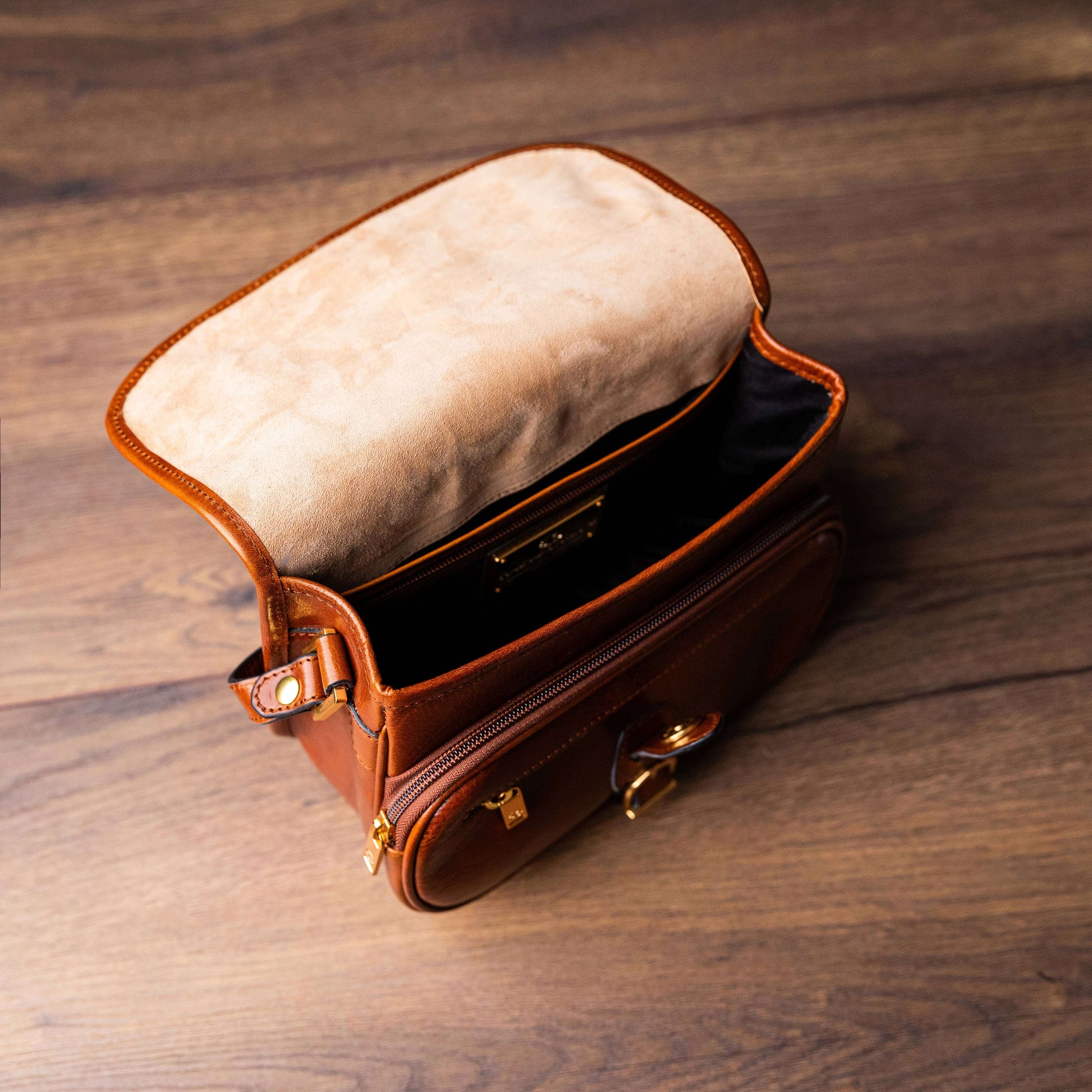 Genuine Italian Leather Handbag – Timeless Design – Ellar Nova