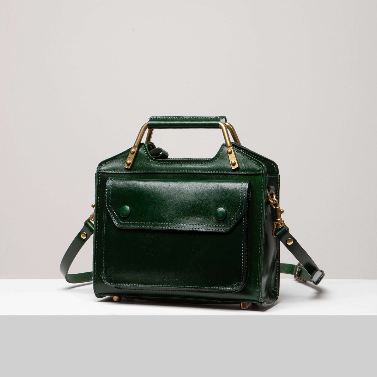 Neo Retro Small Crossbody