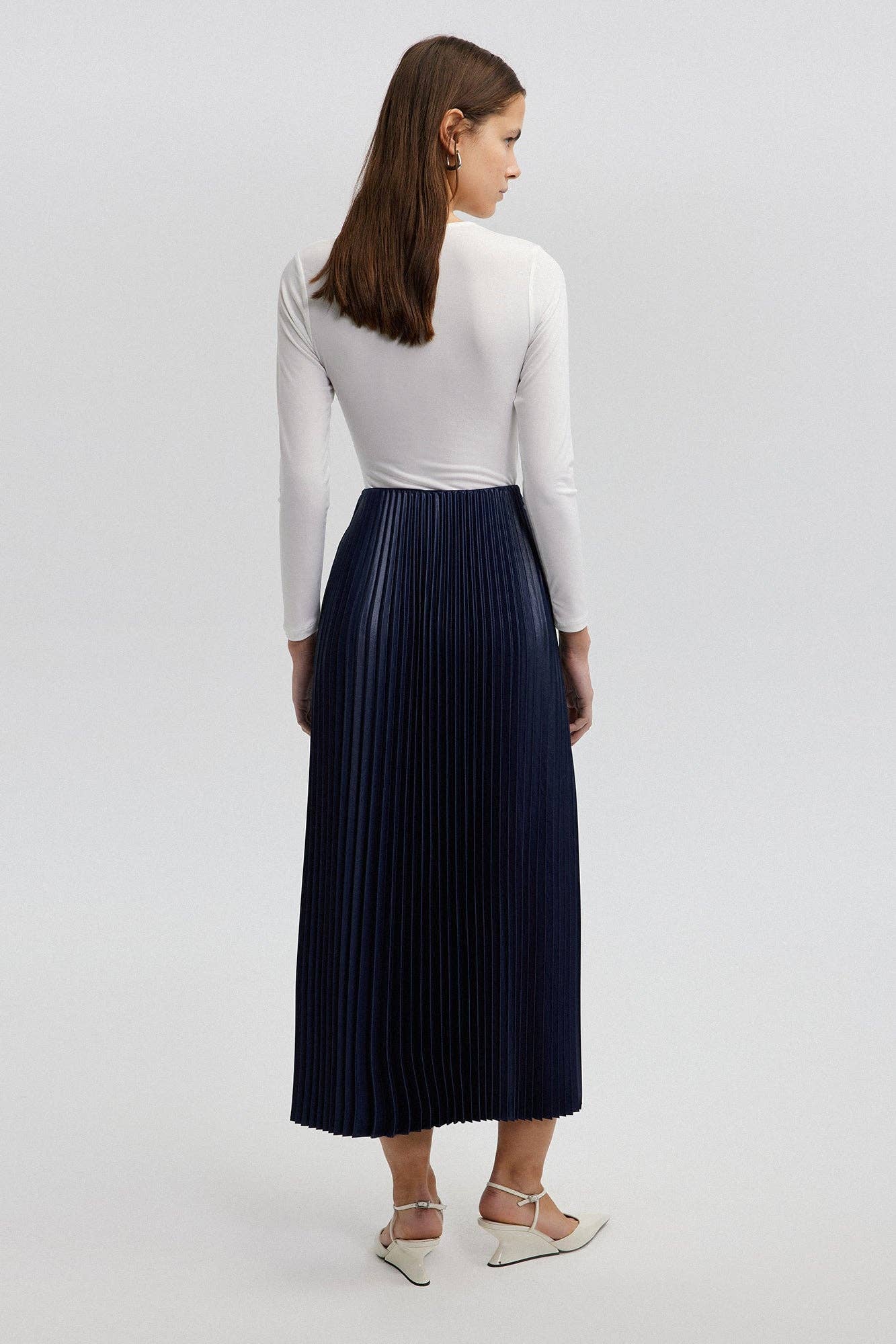 PLEATED SKIRT - MAXI LENGTH, HIGH WAIST