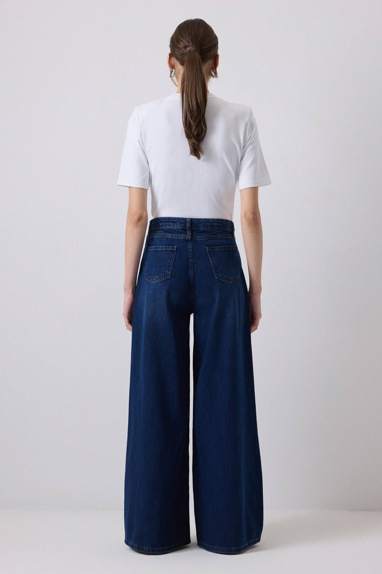 HIGH WAIST DARK WASH WIDE LEG DENIM JEANS