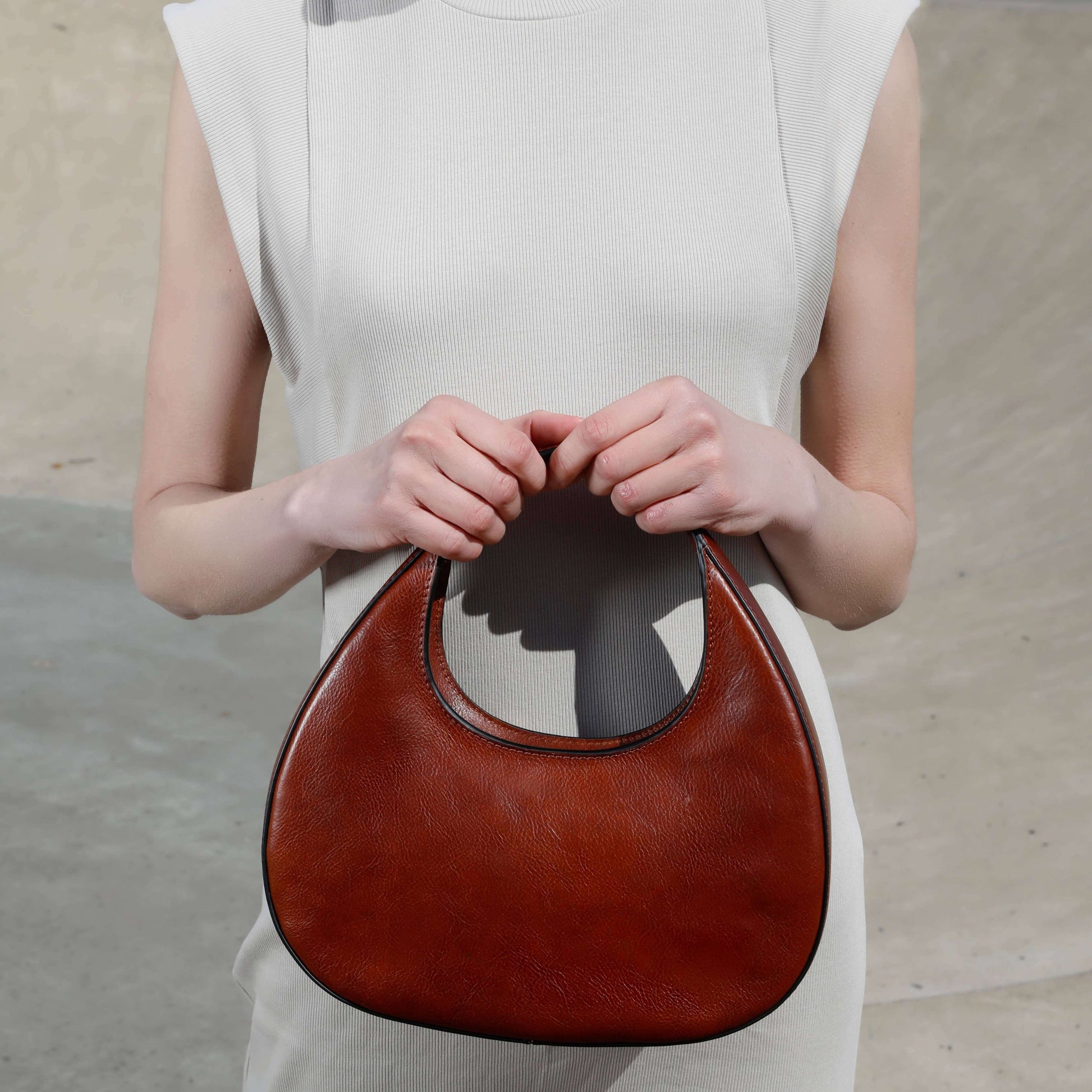 Genuine Italian Leather Handbag – Timeless Design – Ellar Nova