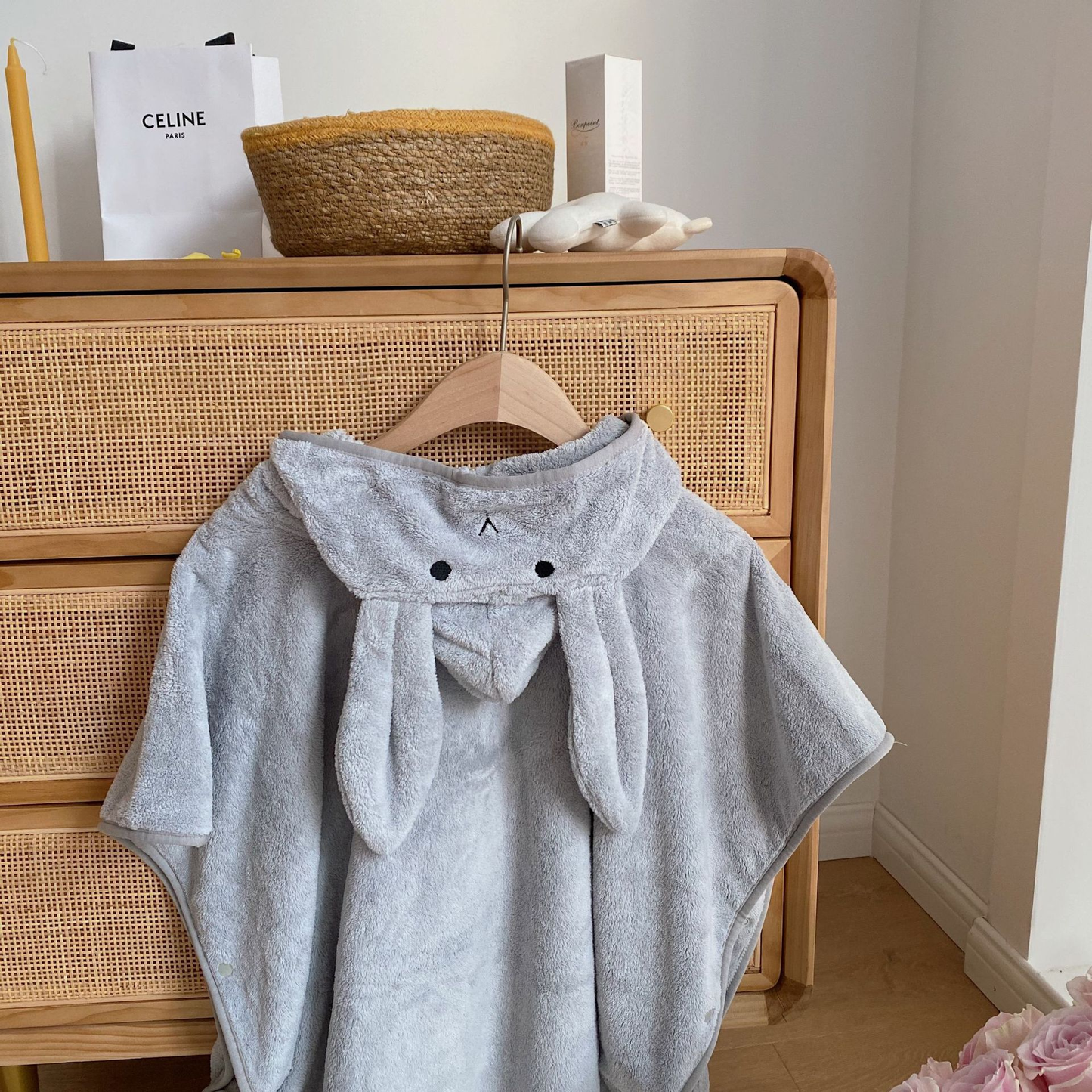 Annie & Charles® animals baby bathrobe